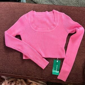 Scoop neck ribbed knit crop top